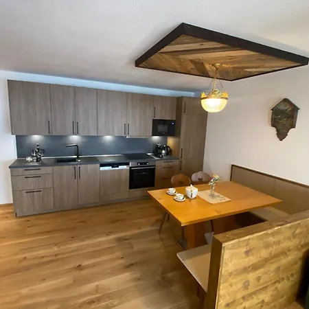 Bennis Dahuam * Muhlen (Tyrol)